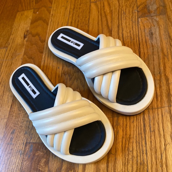 VENTURE SLIDES - Picture 2 of 4